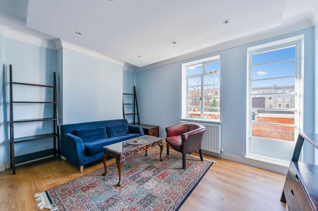 1 bed 1st Floor Flat for rent in London. From Foxtons - West End
