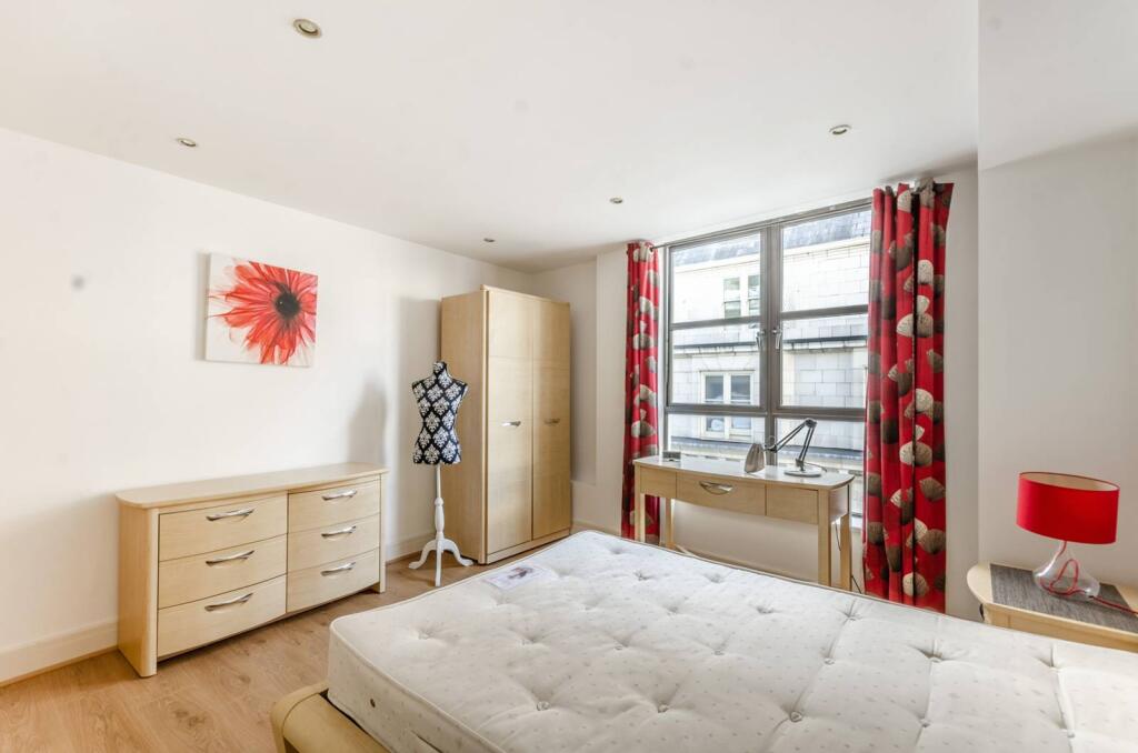 2 bed 1st Floor Flat for rent in London. From Foxtons - West End