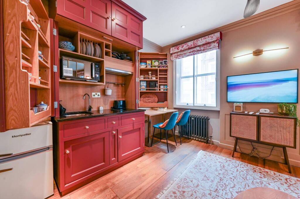 1 bed 1st Floor Flat for rent in London. From Foxtons - West End