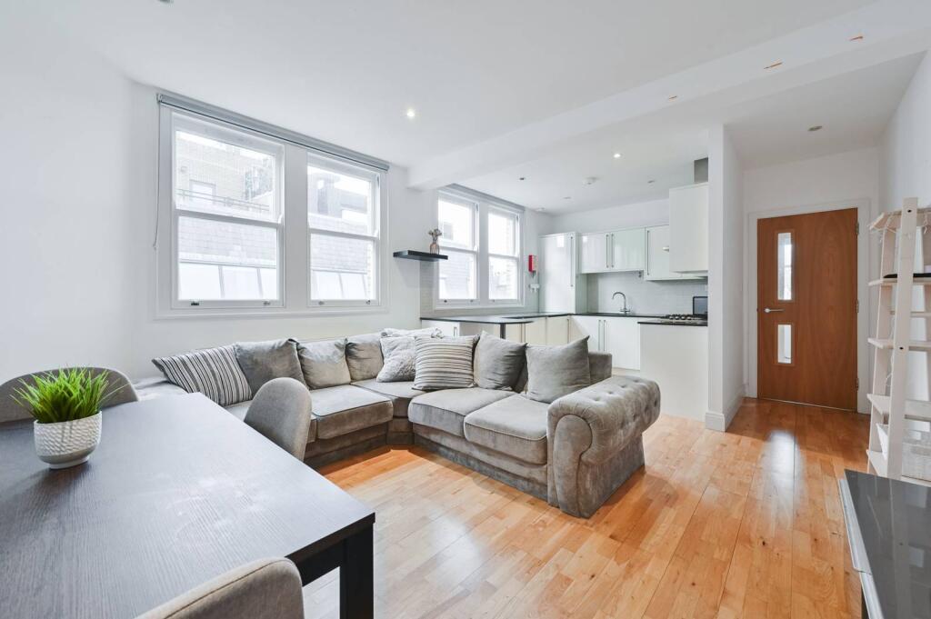 3 bed 1st Floor Flat for rent in London. From Foxtons - West End