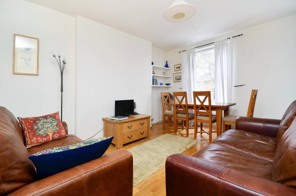 1 bed 1st Floor Flat for rent in London. From Foxtons - West End