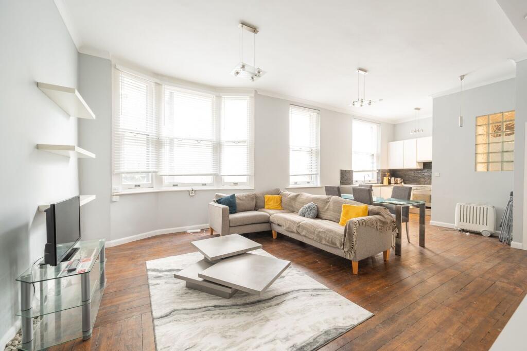 2 bed 1st Floor Flat for rent in London. From Foxtons - West End