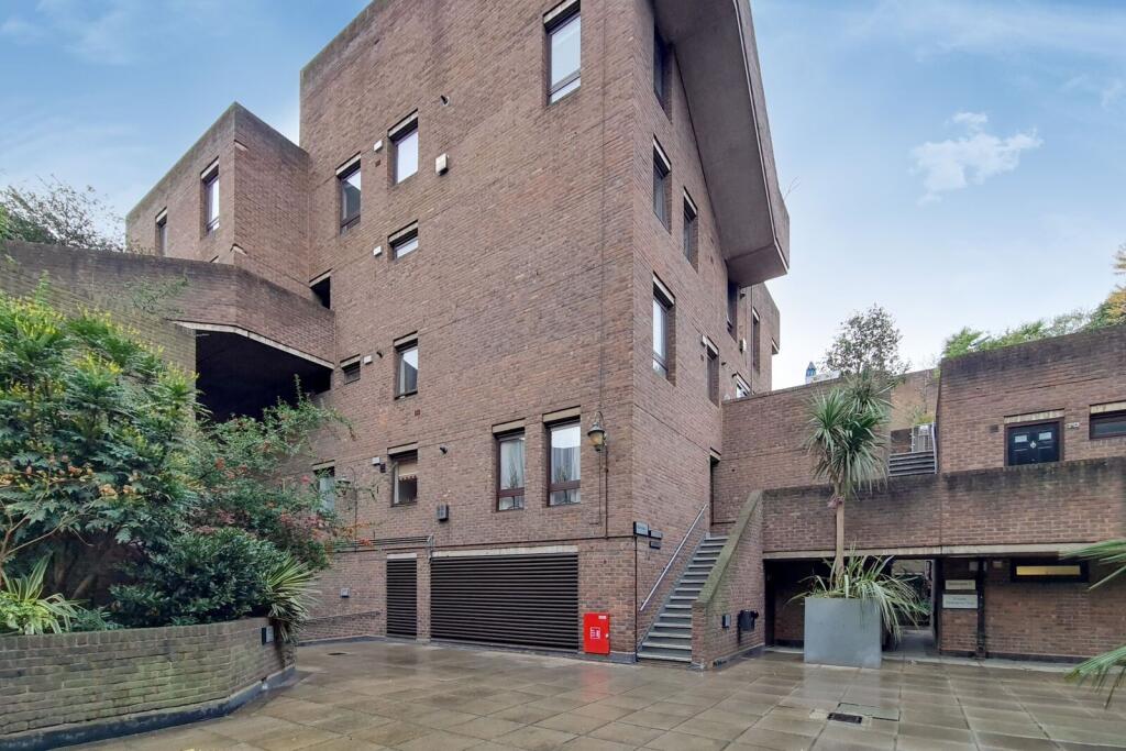 1 bed 1st Floor Flat for rent in Westminster. From Foxtons - West End