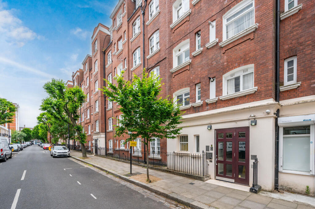 1 bed 1st Floor Flat for rent in London. From Foxtons - West End