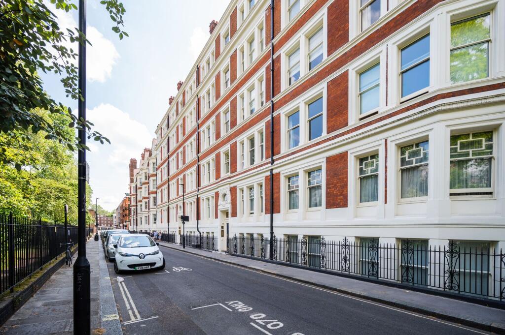 2 bed 1st Floor Flat for rent in Camden Town. From Foxtons - West End