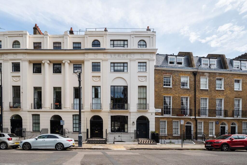 2 bed 1st Floor Flat for rent in London. From Foxtons - West End