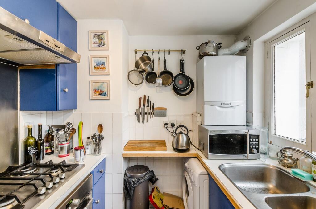 1 bed 1st Floor Flat for rent in Camden Town. From Foxtons - West End