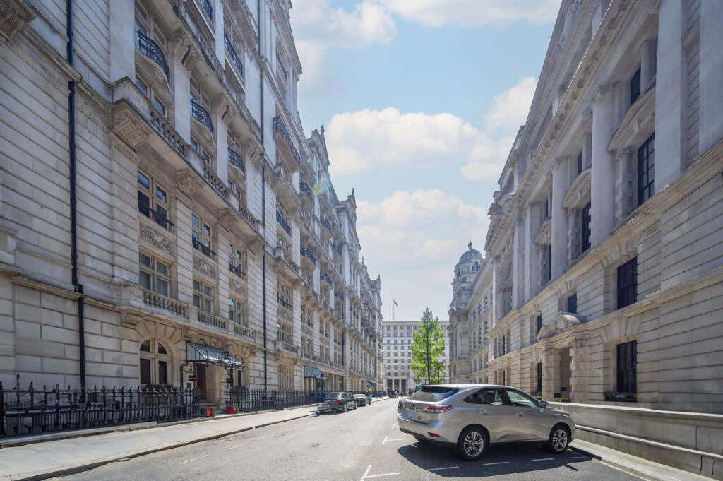 2 bed 1st Floor Flat for rent in London. From Foxtons - West End