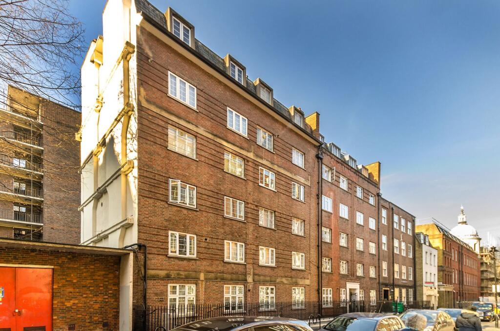 2 bed 1st Floor Flat for rent in London. From Foxtons - West End
