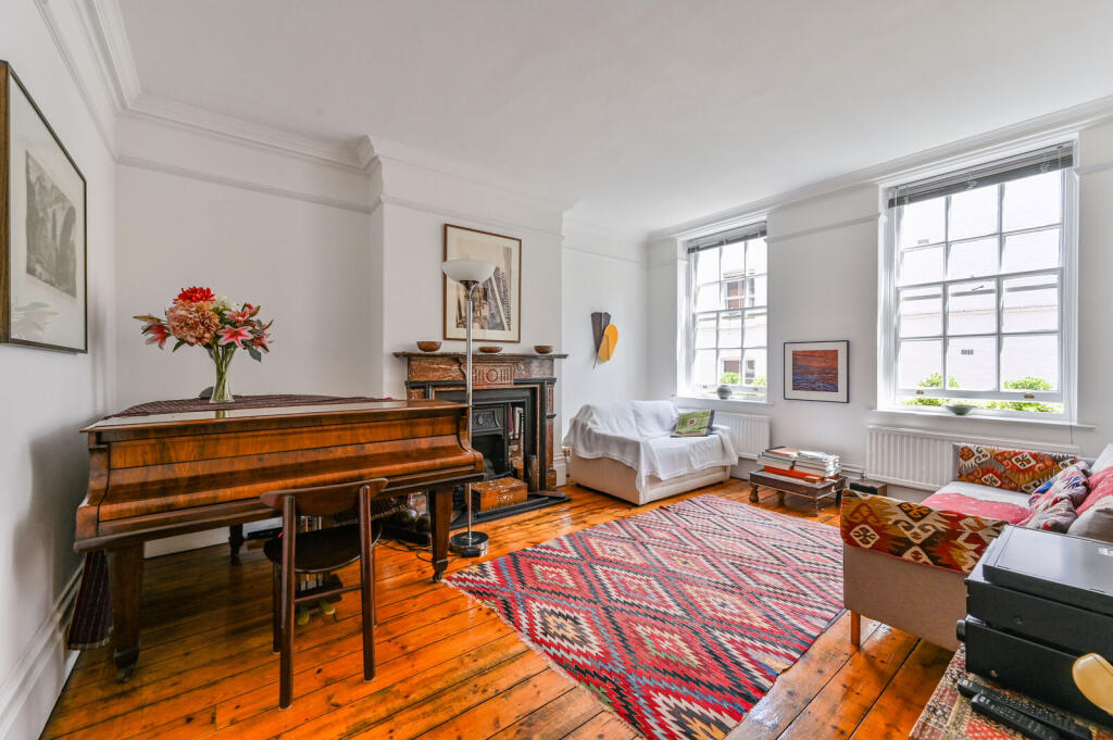 2 bed 1st Floor Flat for rent in London. From Foxtons - West End
