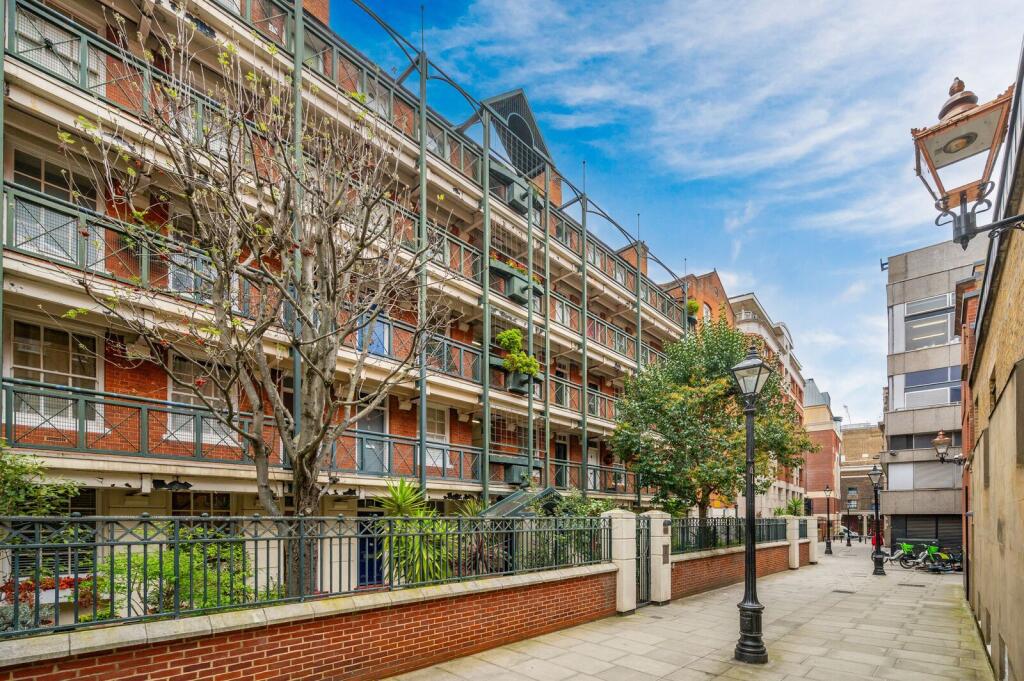 1 bed 1st Floor Flat for rent in London. From Foxtons - West End