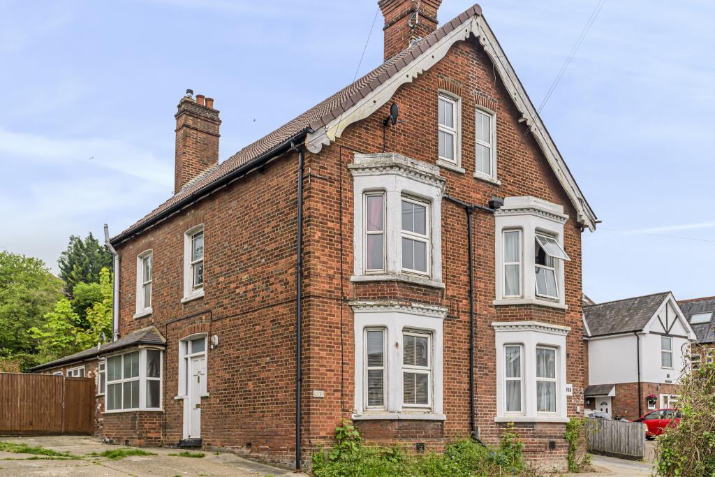 3 bed Semi Detached for rent in High Wycombe. From Chancellors - High Wycombe