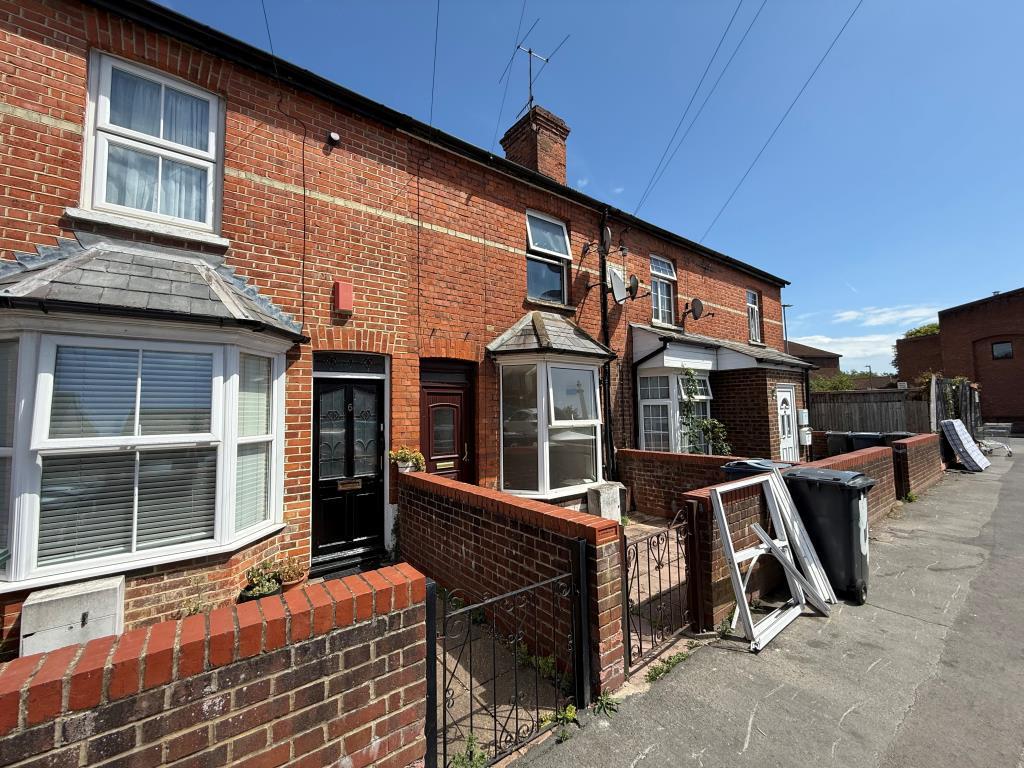 3 bed Mid Terraced House for rent in High Wycombe. From Chancellors - High Wycombe