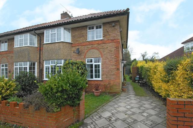 3 bed Semi Detached for rent in High Wycombe. From Chancellors - High Wycombe