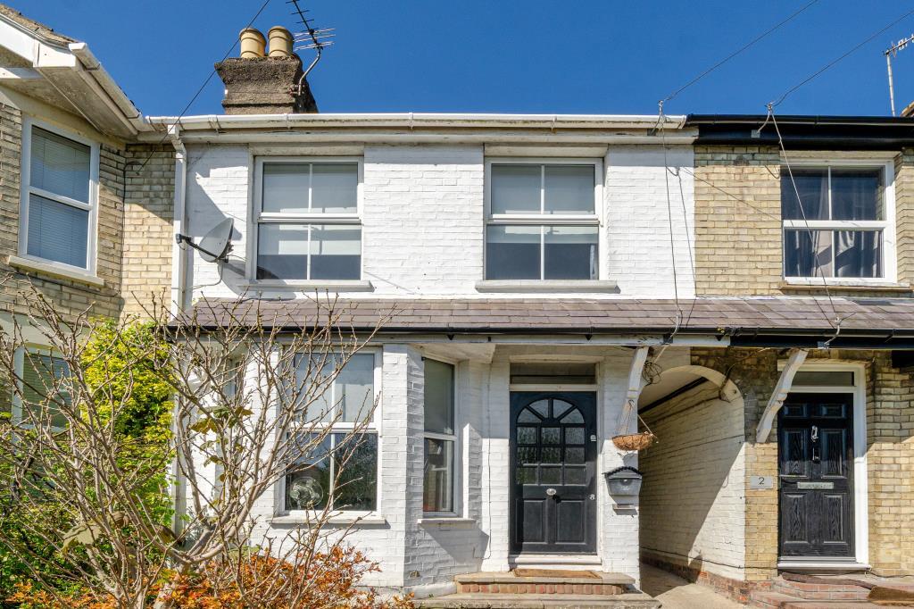 3 bed Mid Terraced House for rent in High Wycombe. From Chancellors - High Wycombe