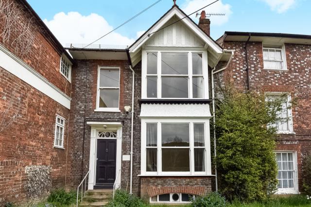 3 bed Mid Terraced House for rent in High Wycombe. From Chancellors - High Wycombe