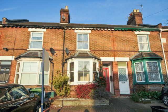 2 bed Mid Terraced House for rent in High Wycombe. From Chancellors - High Wycombe