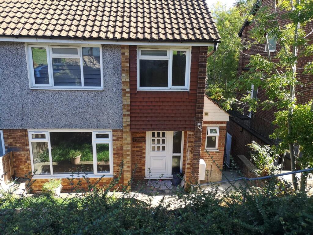 3 bed Semi Detached for rent in High Wycombe. From Chancellors - High Wycombe