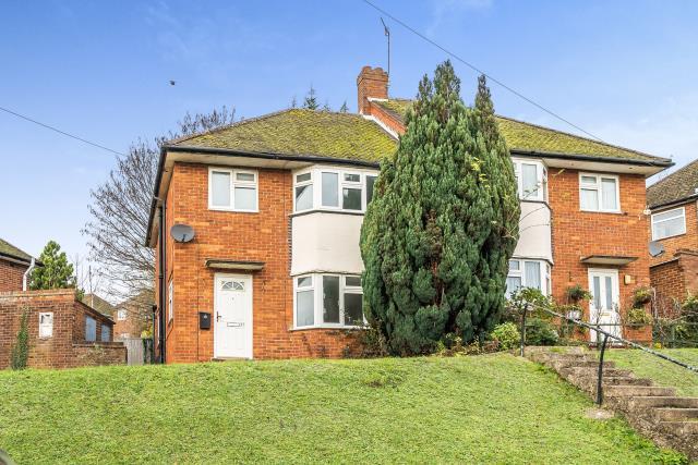3 bed Mid Terraced House for rent in High Wycombe. From Chancellors - High Wycombe 3 bed Mid Terraced House for rent in High Wycombe. From Chancellors - High Wycombe