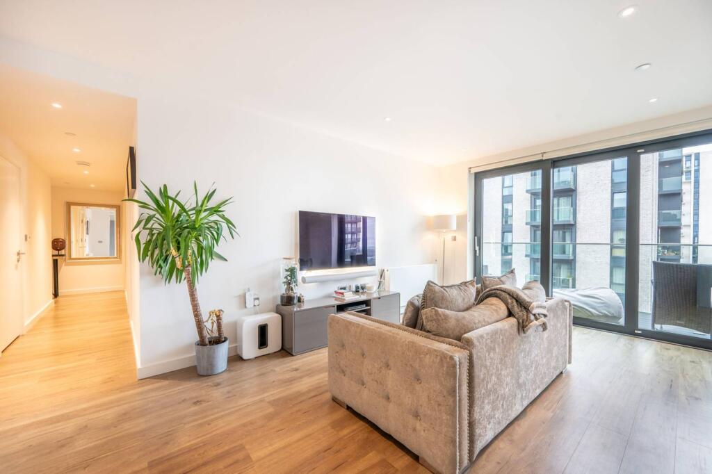 3 bed 1st Floor Flat for rent in Wembley. From Foxtons - Wembley