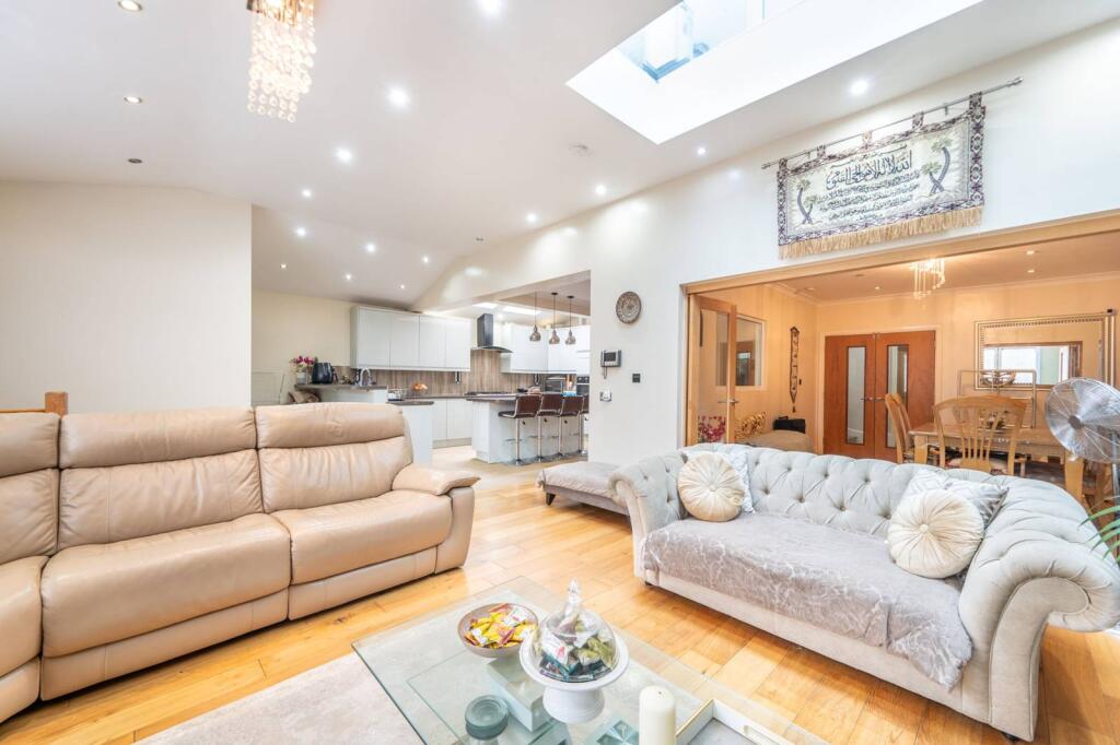 8 bed Semi Detached for rent in Wembley. From Foxtons - Wembley 8 bed Semi Detached for rent in Wembley. From Foxtons - Wembley