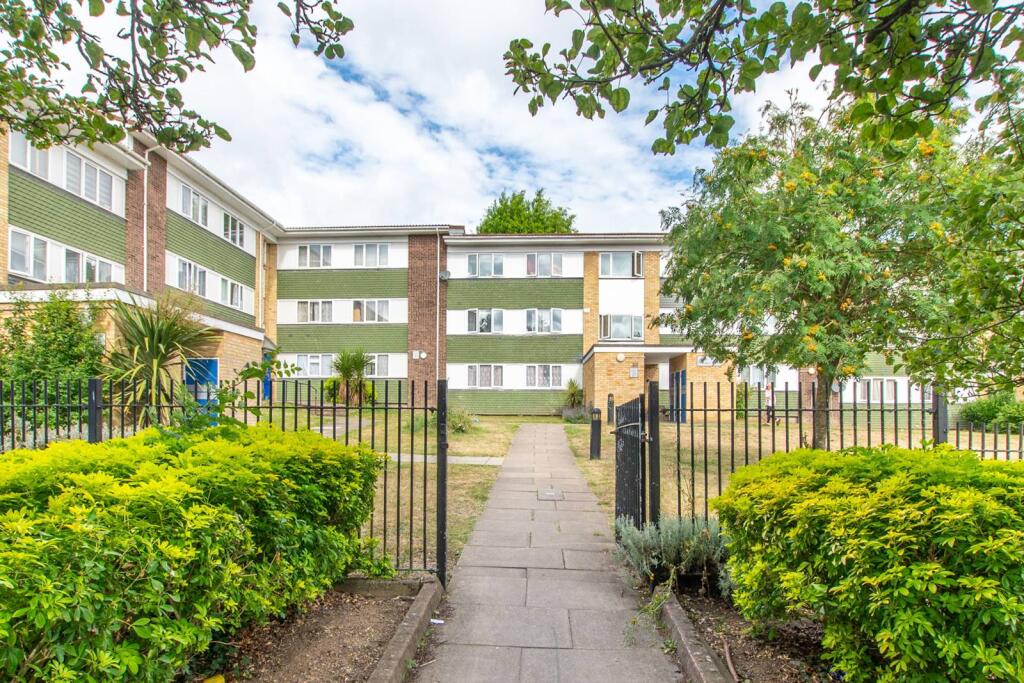 2 bed 1st Floor Flat for rent in Wembley. From Foxtons - Wembley