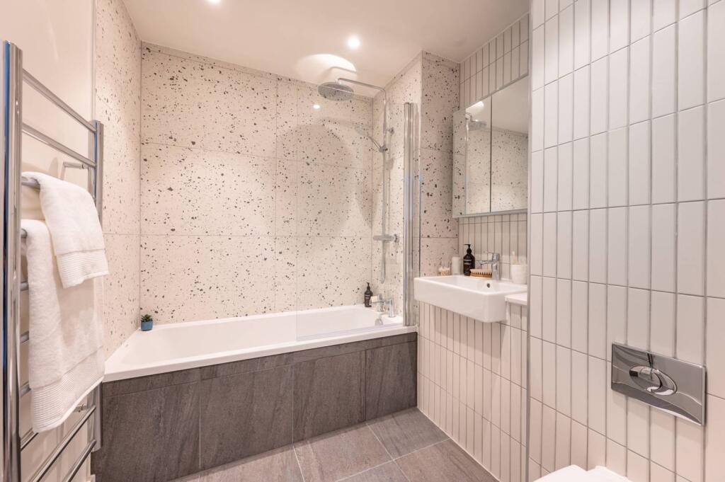 2 bed 1st Floor Flat for rent in Wembley. From Foxtons - Wembley