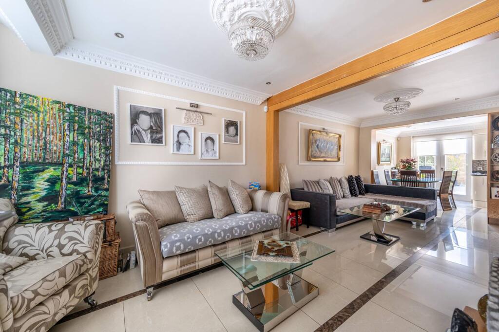 4 bed Mid Terraced House for rent in Greenford. From Foxtons - Wembley