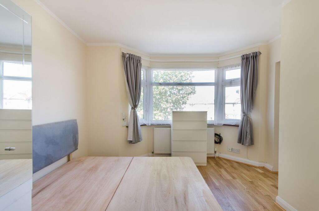4 bed Studio for rent in Greenford. From Foxtons - Wembley