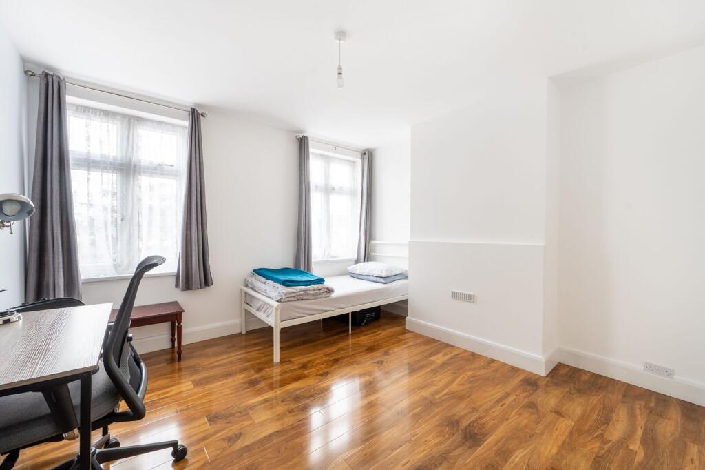 4 bed 1st Floor Flat for rent in Harrow. From Foxtons - Wembley