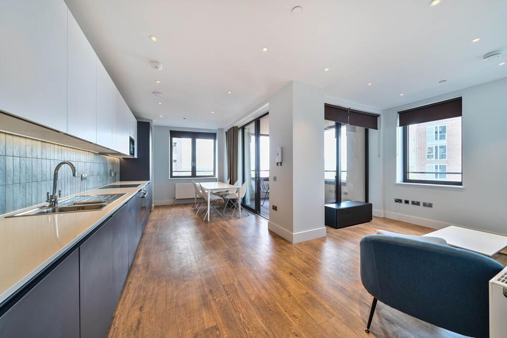 3 bed 1st Floor Flat for rent in Wembley. From Foxtons - Wembley