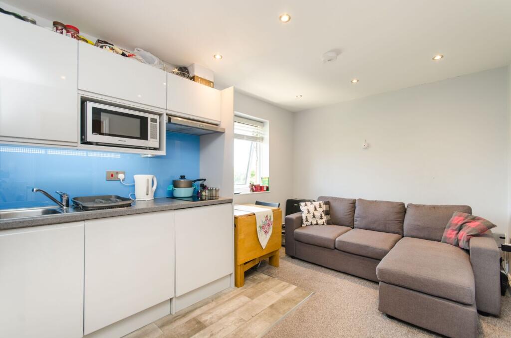 4 bed Studio for rent in Northolt. From Foxtons - Wembley 4 bed Studio for rent in Northolt. From Foxtons - Wembley