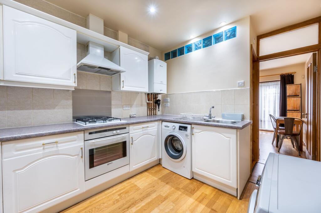 2 bed 1st Floor Flat for rent in Wembley. From Foxtons - Wembley