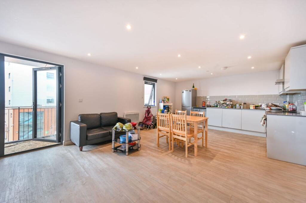 2 bed 1st Floor Flat for rent in Wembley. From Foxtons - Wembley 2 bed 1st Floor Flat for rent in Wembley. From Foxtons - Wembley