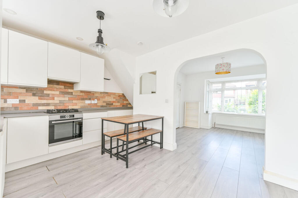 2 bed Mid Terraced House for rent in Greenford. From Foxtons - Wembley 2 bed Mid Terraced House for rent in Greenford. From Foxtons - Wembley