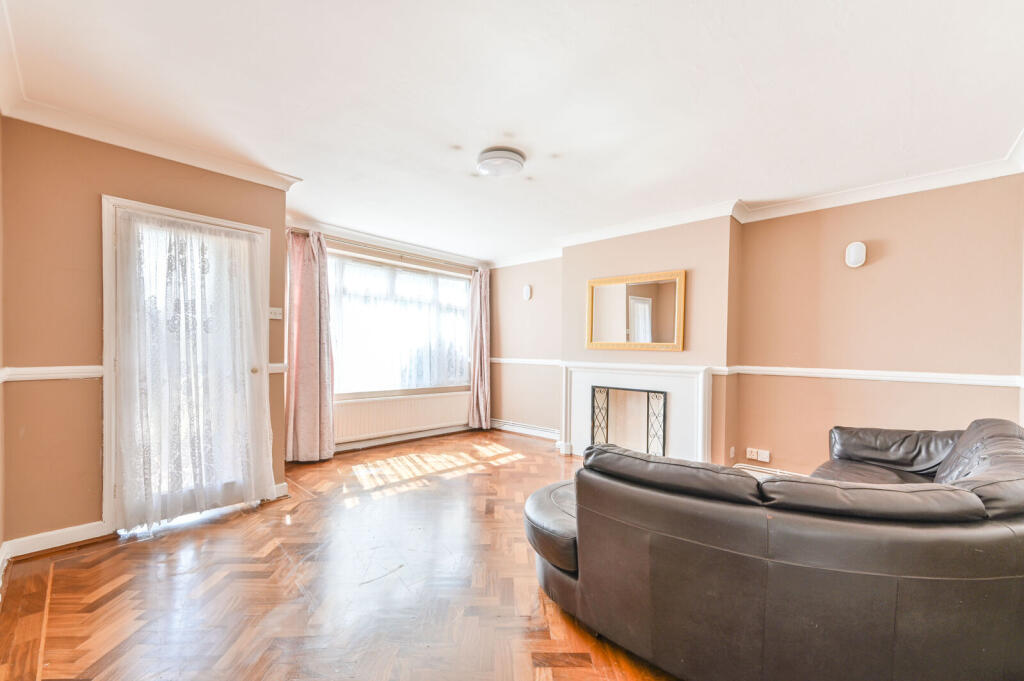 2 bed 1st Floor Flat for rent in Wembley. From Foxtons - Wembley
