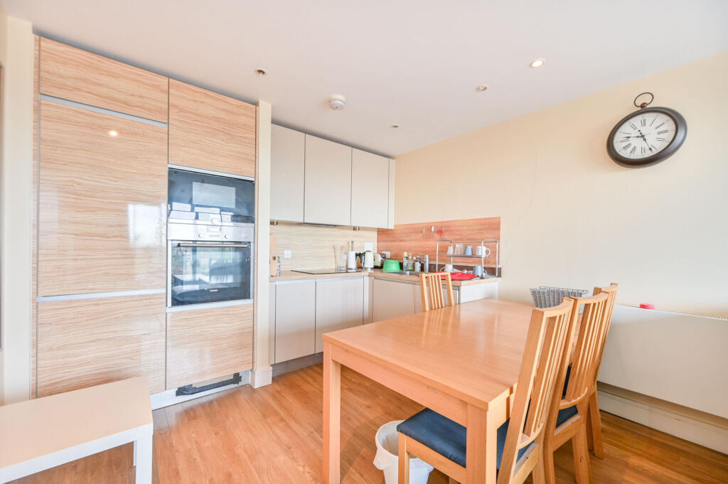 2 bed 1st Floor Flat for rent in Wembley. From Foxtons - Wembley 2 bed 1st Floor Flat for rent in Wembley. From Foxtons - Wembley