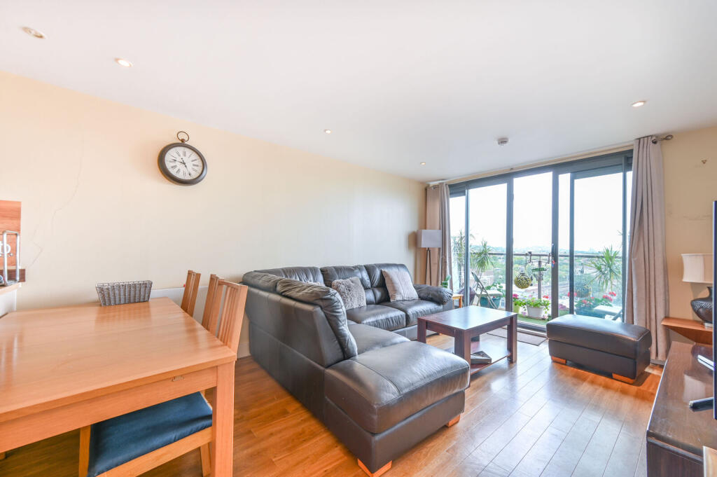 2 bed 1st Floor Flat for rent in Wembley. From Foxtons - Wembley