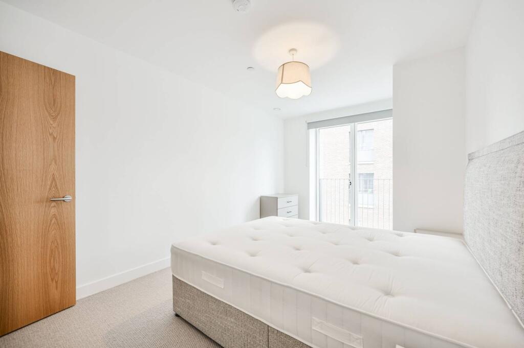 2 bed 1st Floor Flat for rent in London. From Foxtons - Wood Green