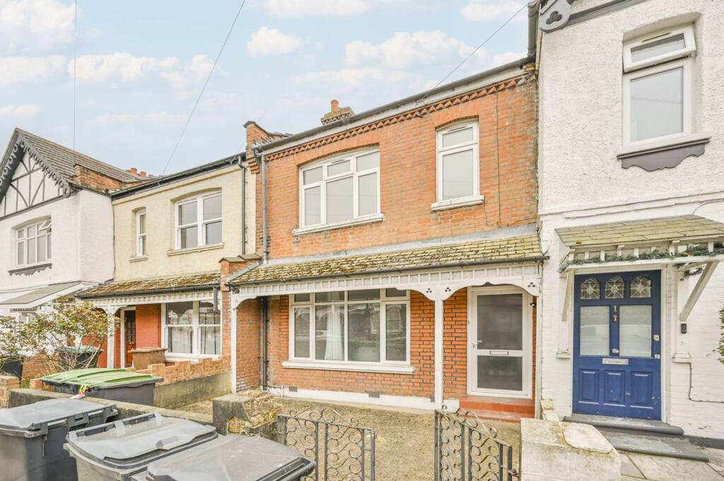 4 bed Mid Terraced House for rent in London. From Foxtons - Wood Green