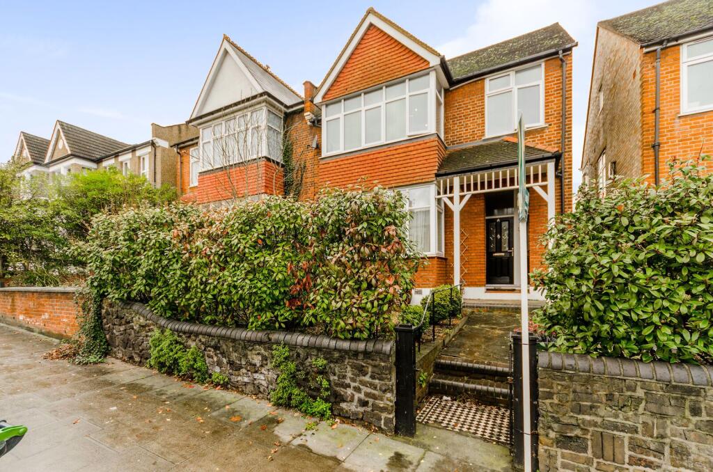 3 bed 1st Floor Flat for rent in Wood Green. From Foxtons - Wood Green