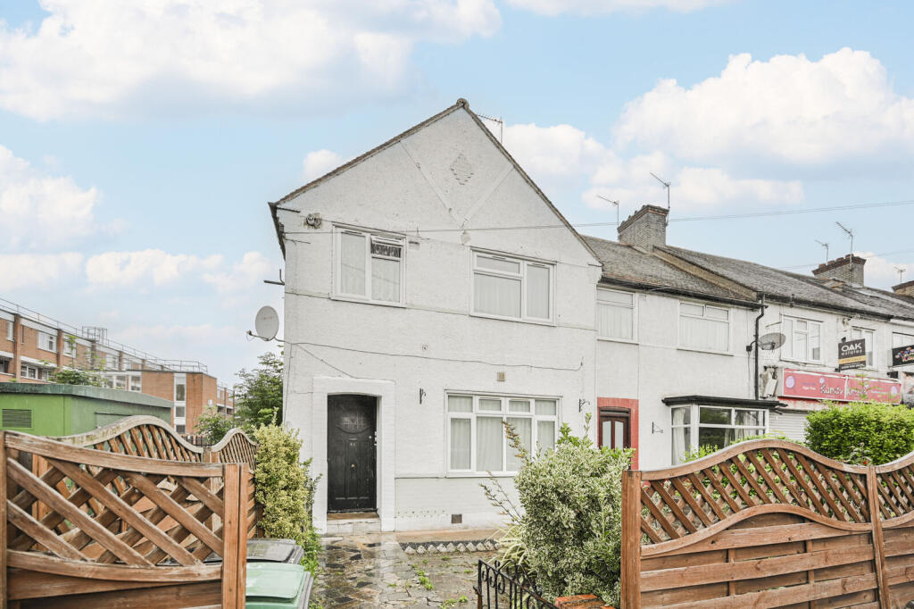 3 bed 1st Floor Flat for rent in Wood Green. From Foxtons - Wood Green