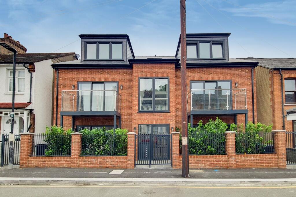 2 bed 1st Floor Flat for rent in Tottenham. From Foxtons - Wood Green 2 bed 1st Floor Flat for rent in Tottenham. From Foxtons - Wood Green