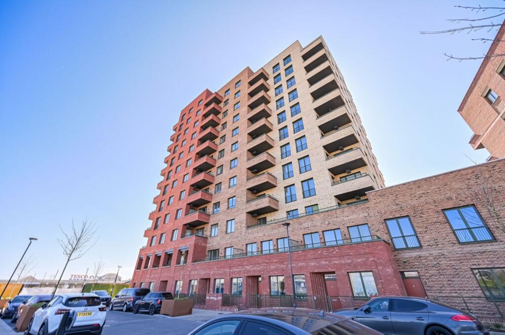 2 bed 1st Floor Flat for rent in Edmonton. From Foxtons - Wood Green 2 bed 1st Floor Flat for rent in Edmonton. From Foxtons - Wood Green