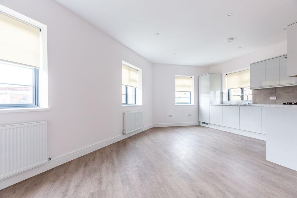 1 bed 1st Floor Flat for rent in London. From Foxtons - Wood Green