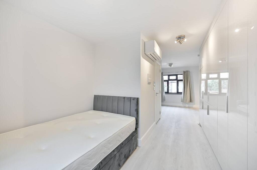 0 bed Studio for rent in Hounslow. From Foxtons - Hounslow