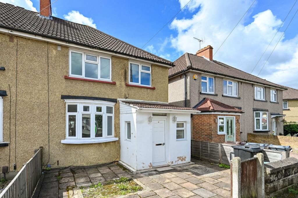 3 bed Semi Detached for rent in Feltham. From Foxtons - Hounslow