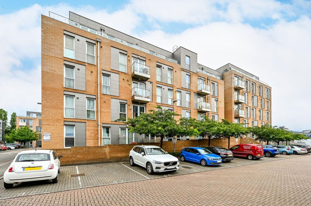 1 bed 1st Floor Flat for rent in Hounslow. From Foxtons - Hounslow
