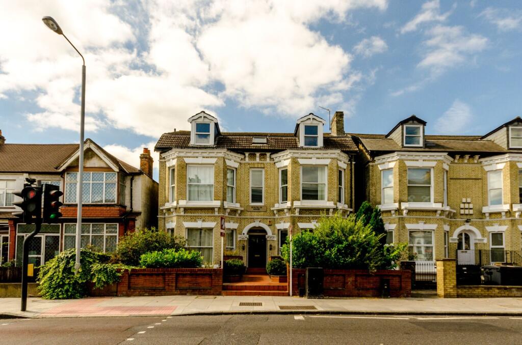 1 bed 1st Floor Flat for rent in Wandsworth. From Foxtons - Balham