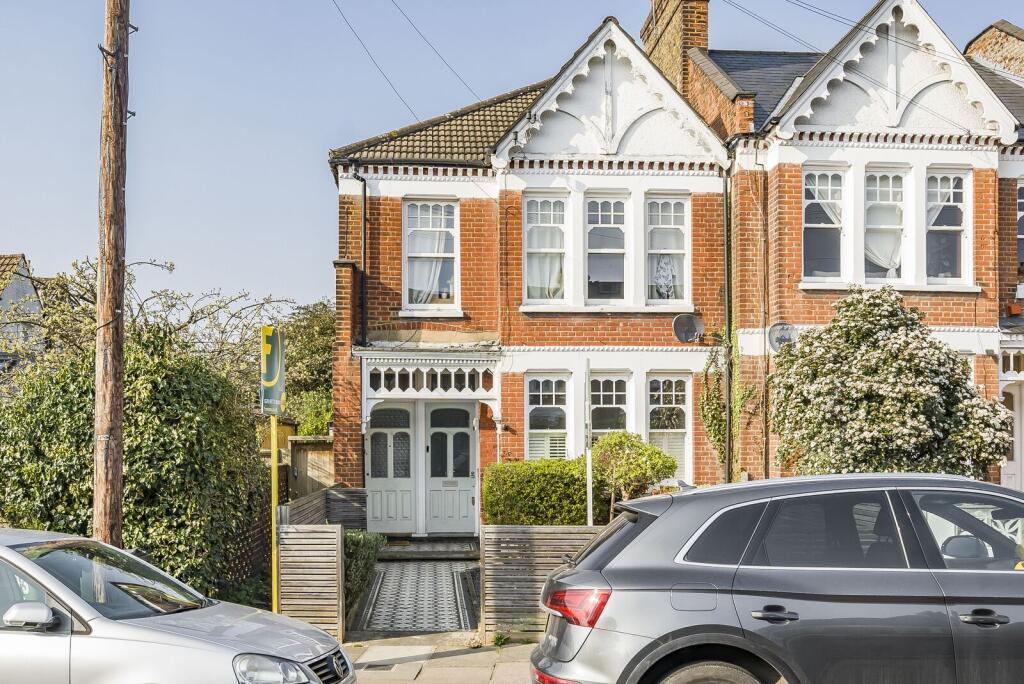3 bed 1st Floor Flat for rent in Streatham. From Foxtons - Balham